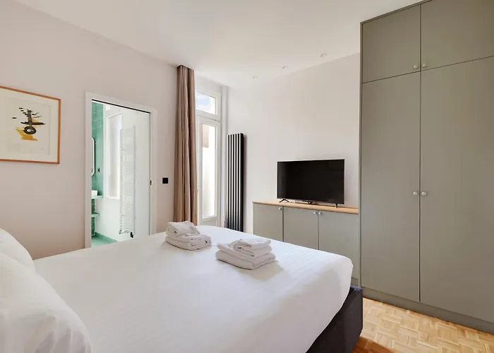 Pick A Flat's In Monmartre - Rue Etex * Paris